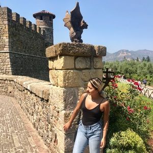 Meet your Posher, Daniela